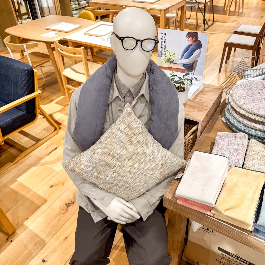 グランフロント大阪】やさしい色合いのクッションカバーが新登場しま